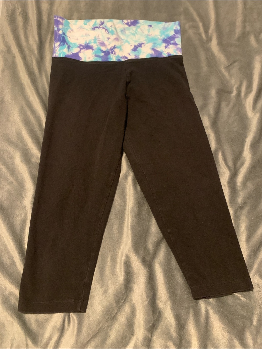 VS Yoga collection capri